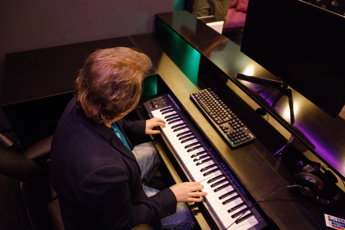 Ваш покорный с инструментом