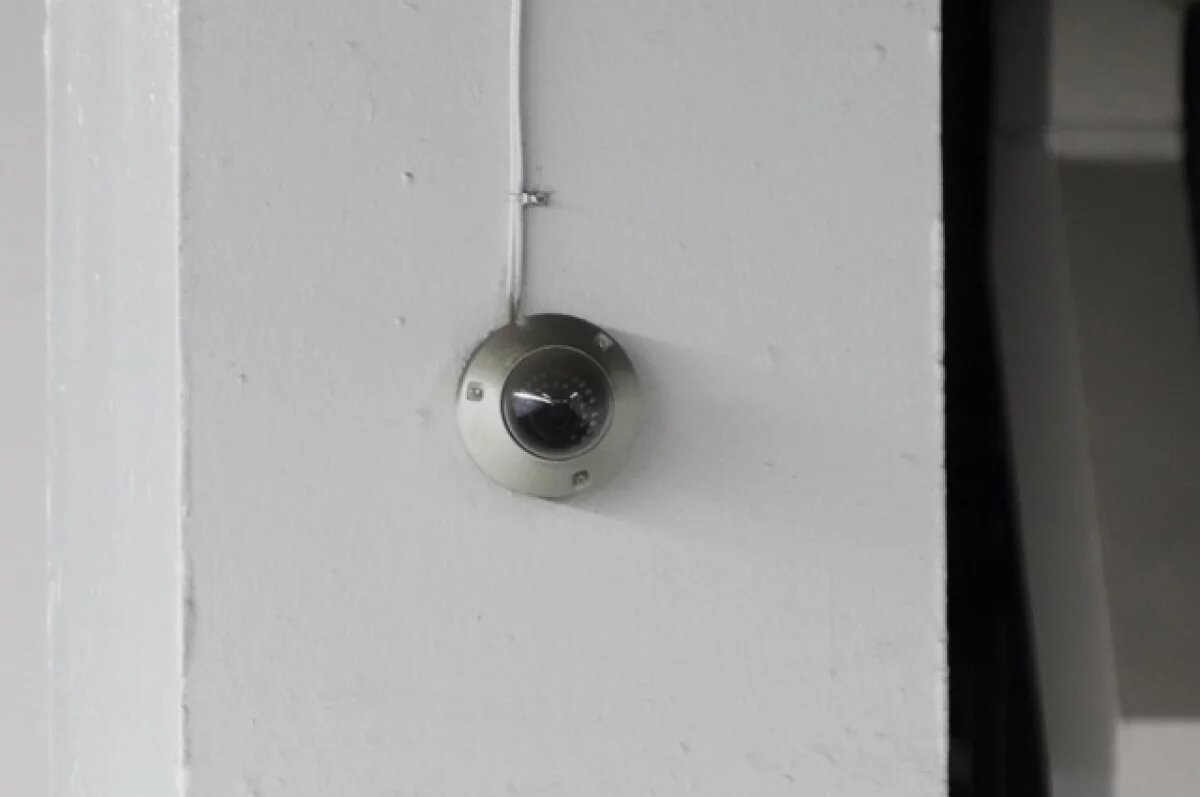    В школе Новосибирска по требованию прокуратуры отключили камеры в туалетах