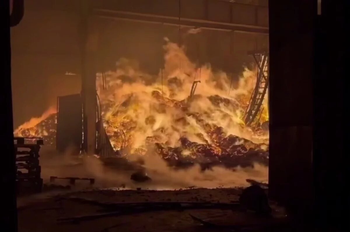    «Мощно полыхает».