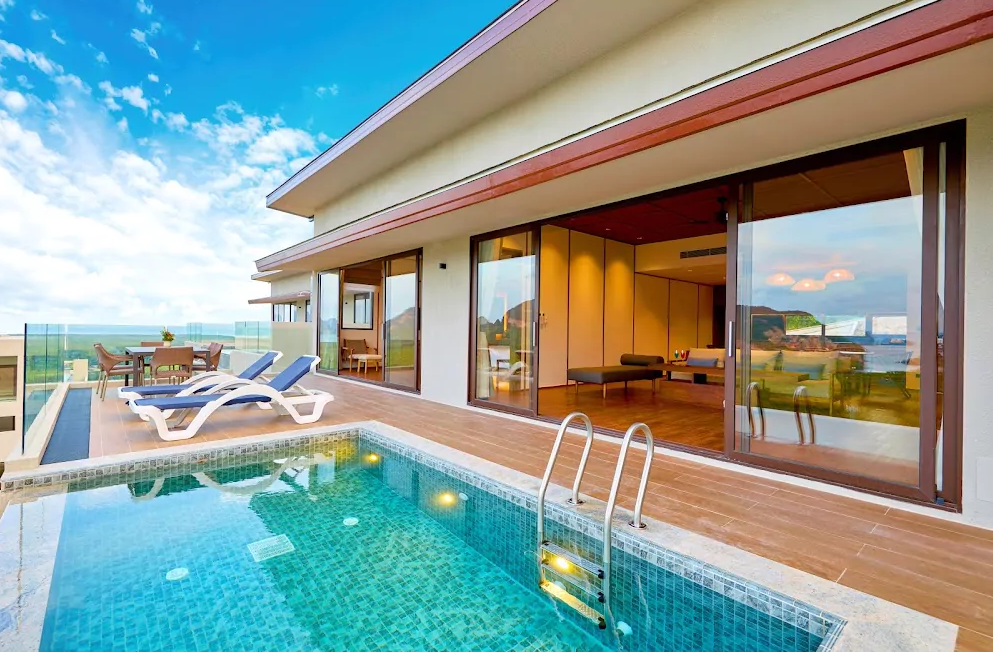 Фото с сайта https://phuket-insider.com/