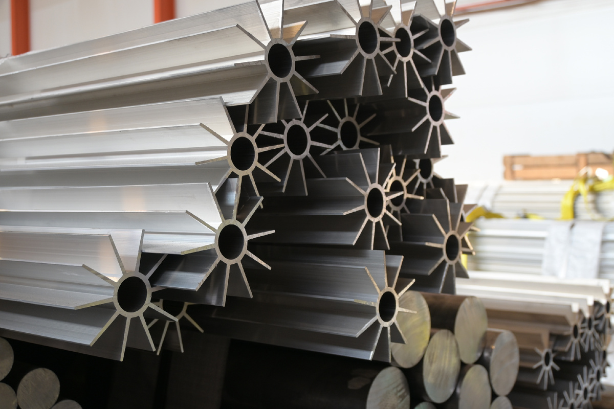 Люминиевый профиль крестовина