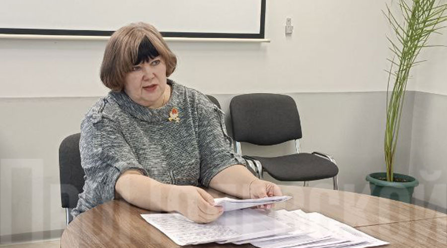 Начальник Управления образованием Марина Чеснокова рассказала депутатам о том, как организовано питание детей в образовательных учреждениях