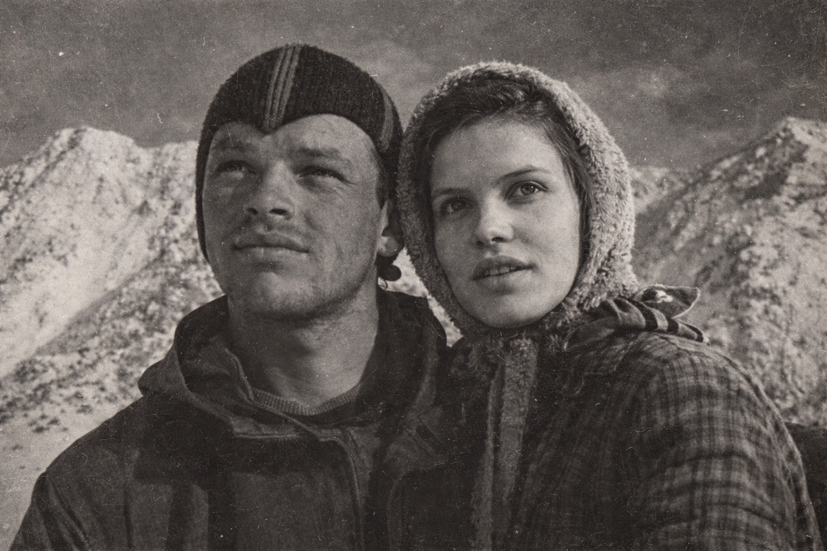 Перевал Дятлова: любовный треугольник о котором не любят говорить. Он хранил её фото в кармане
