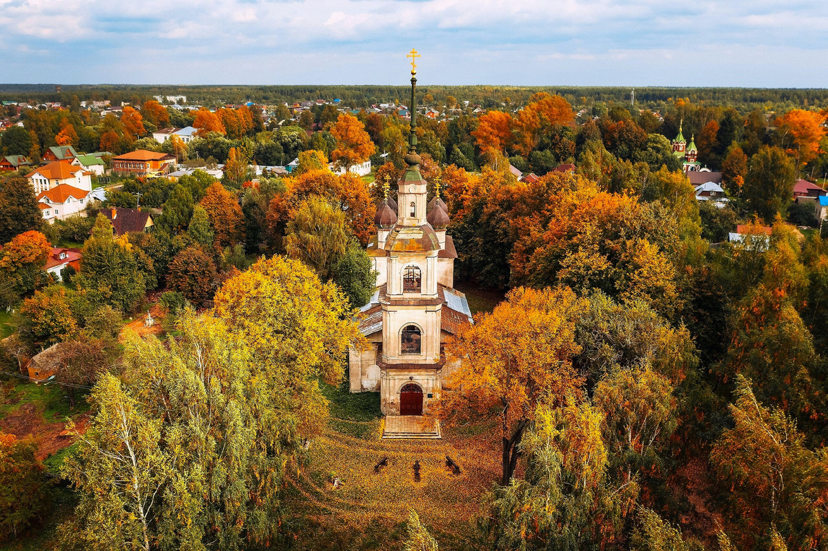 Церковь Богоявления Господня с высоты птичьего полёта. Фото из открытых источников.