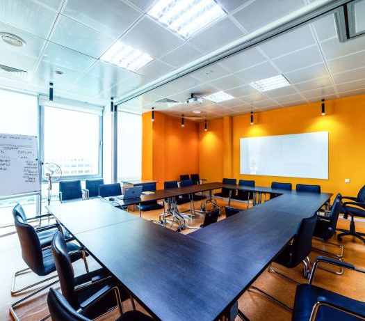 Кассетные потолки в офисе