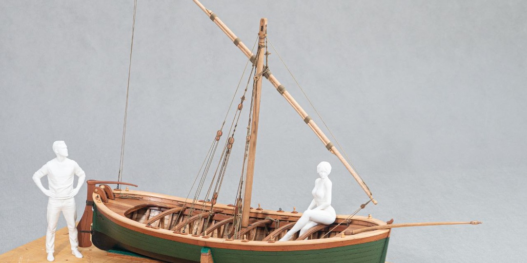 Немного промежуточных фотографий модели с такелажем и масштабными фигурами