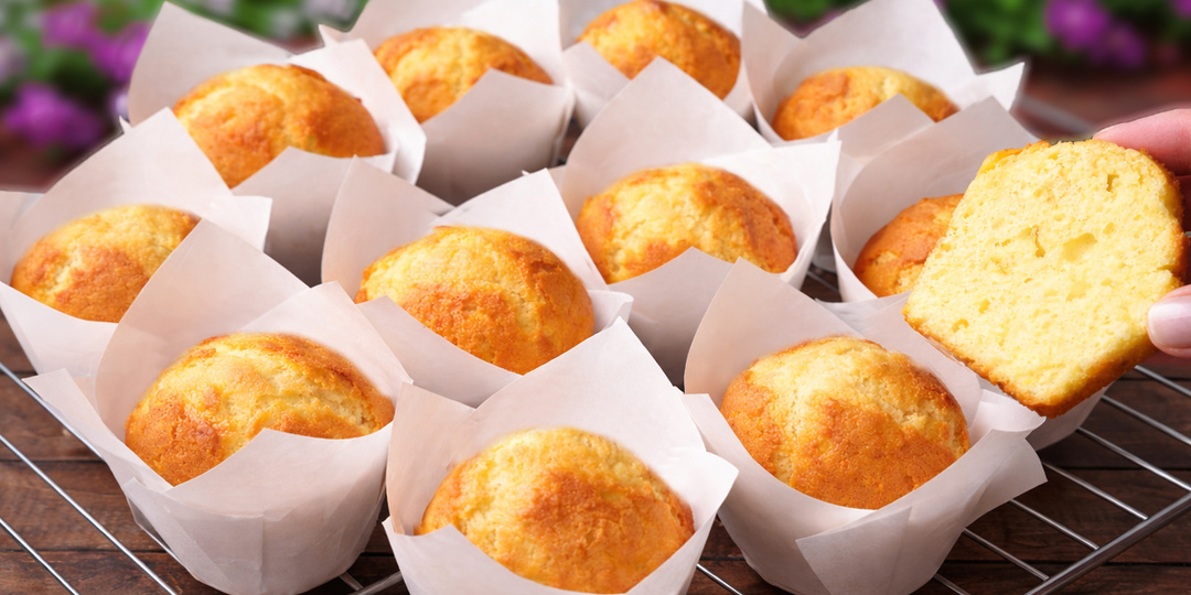 Воздушные кексы со сгущенным молоком за 5 минут | супер нежные и высокие