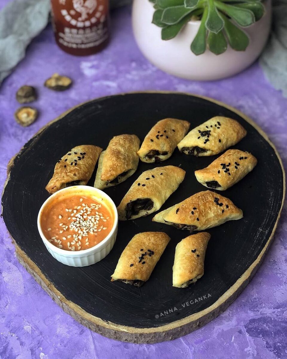 Мини-слойки с грибами - постный и веганский рецепт