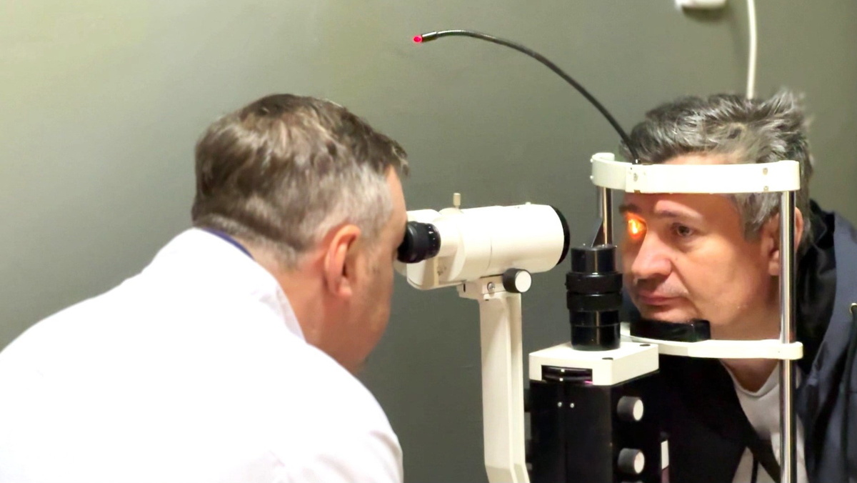    Офтальмолог из Пыть-Яха спасает зрение макеевчан