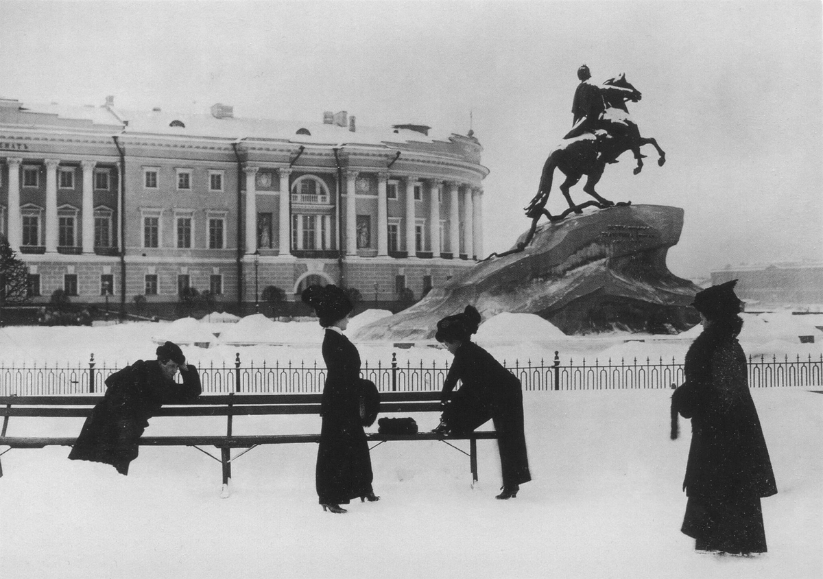 Сентаская площадь зимой. Фото: Карл Булла