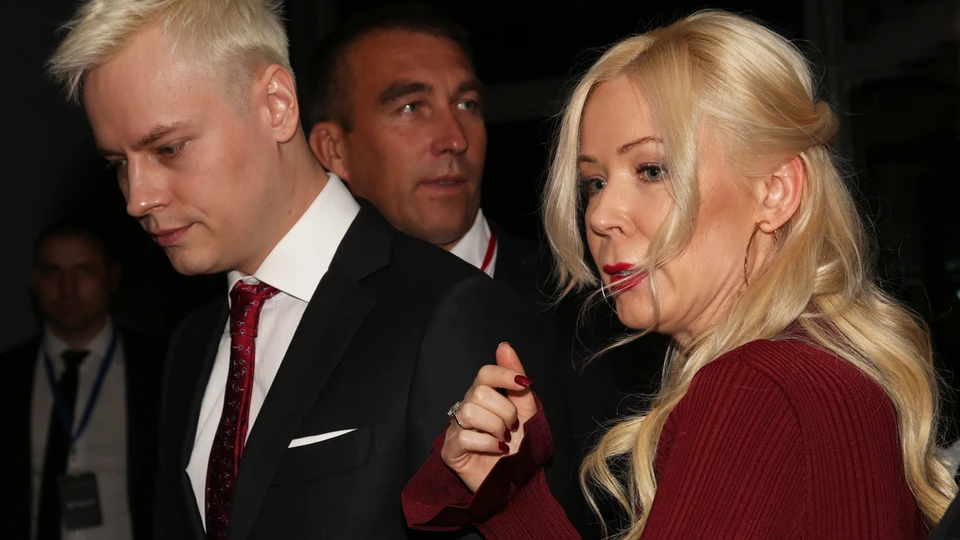 Шаман подарил Мизулиной кольцо для "дочки олигарха". Его карьера теперь — тоже "б/у" >