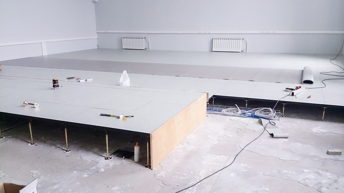 Установка фальшпола: быстро, аккуратно, с соблюдением норм