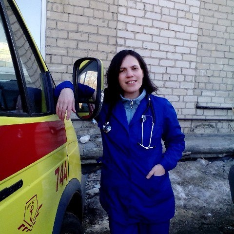 Изольда во время работы санитаркой на Скорой помощи. Фото из личного архива героини