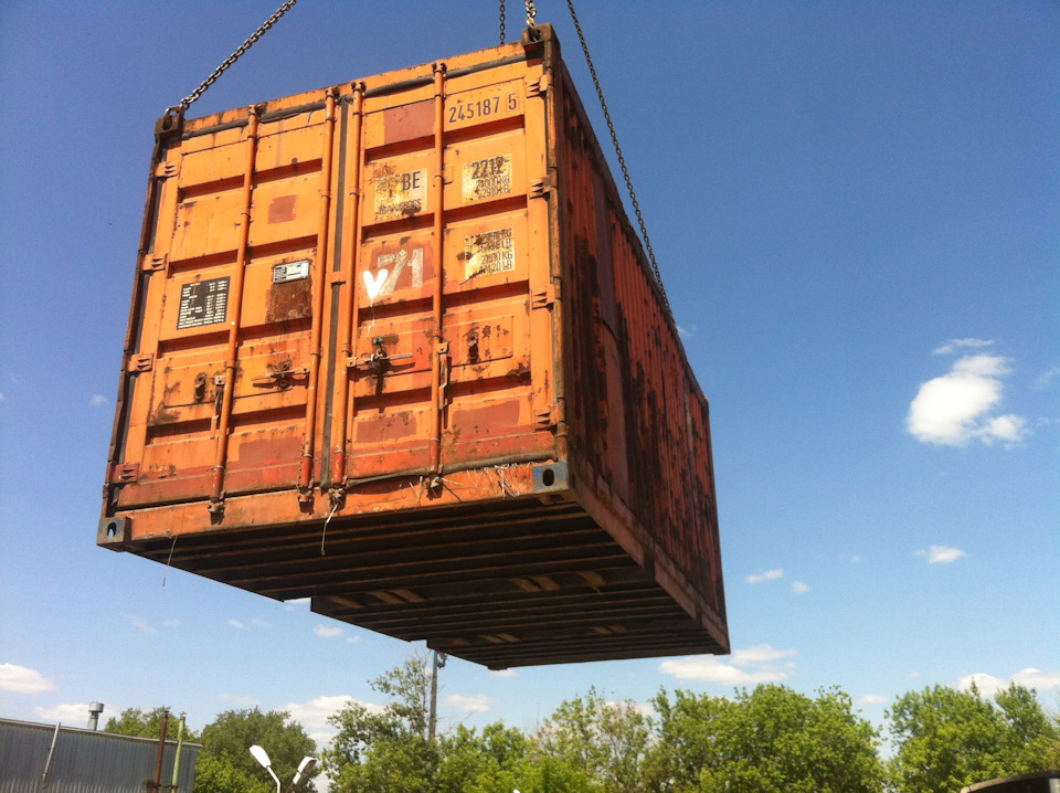 Морской контейнер, в которых перевозят продукты питания в Магадан