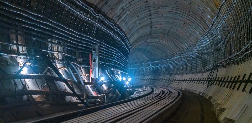     Владимир Ефимов: на станции «Достоевская» соединили обходной тоннель с камерой перепуска движения