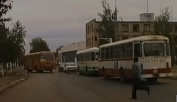 В 1997 году в Елабуге можно было увидеть одновременно сразу три больших автобуса