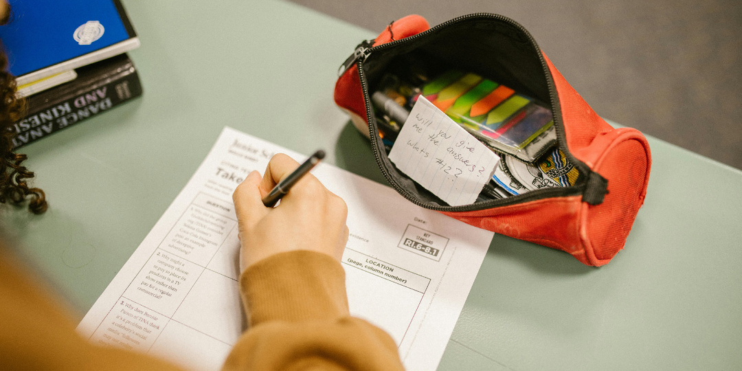 Тест: какой предлог нужен после этих существительных в английском