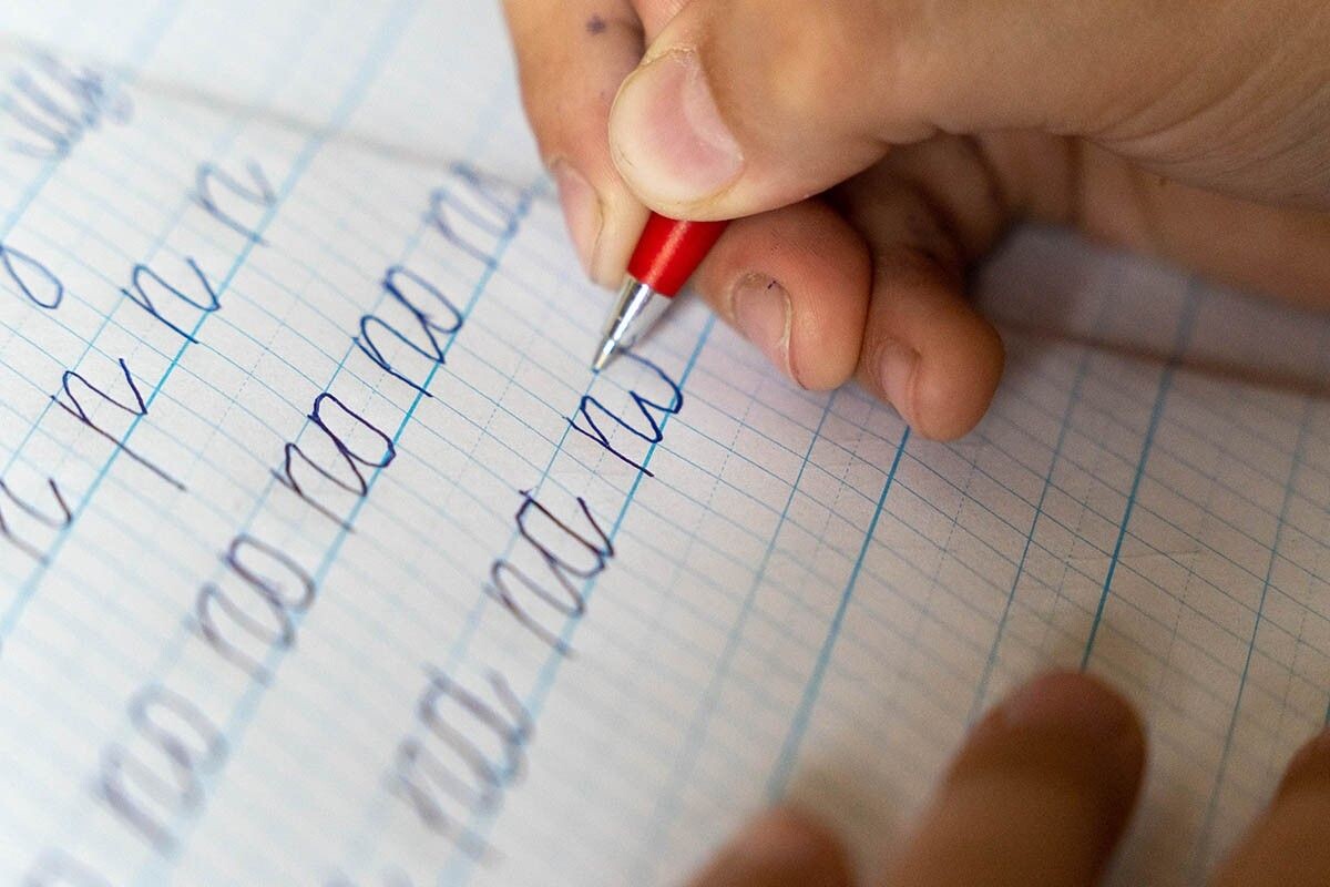 Немного времени и много терпения — красивый почерк того стоит. Источник: audiznam260921 / Shutterstock / FOTODOM📷
