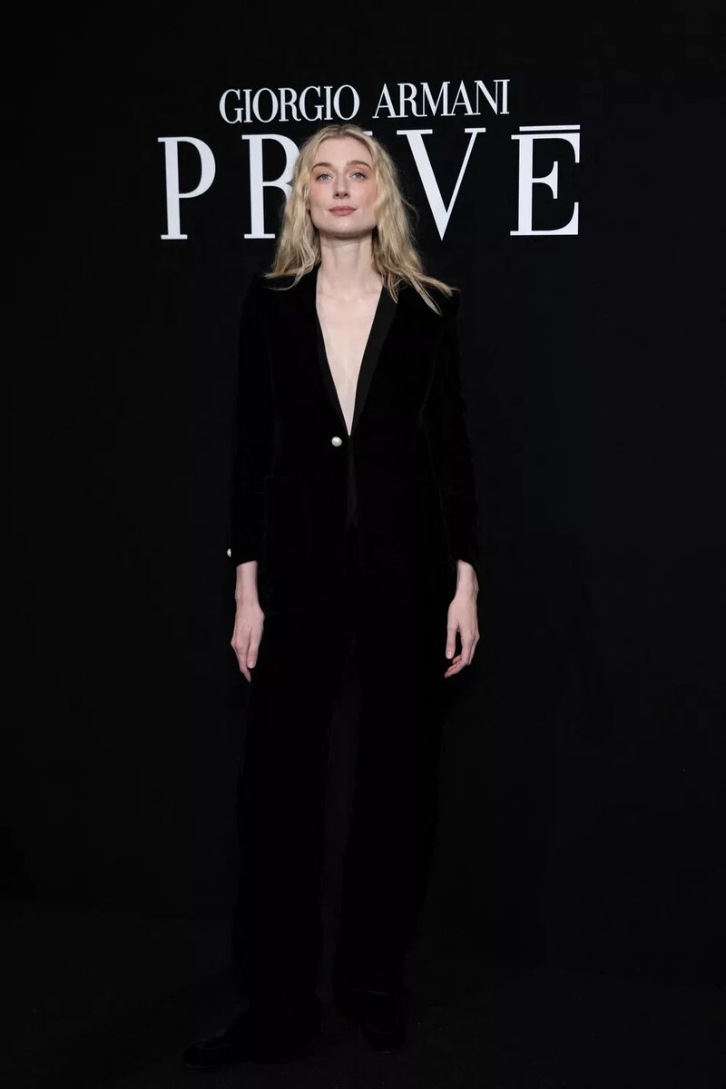 Элизабет Дебики📷
