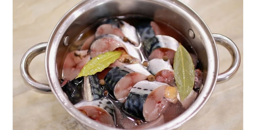 СКУМБРИЯ В МОЛОКЕ.