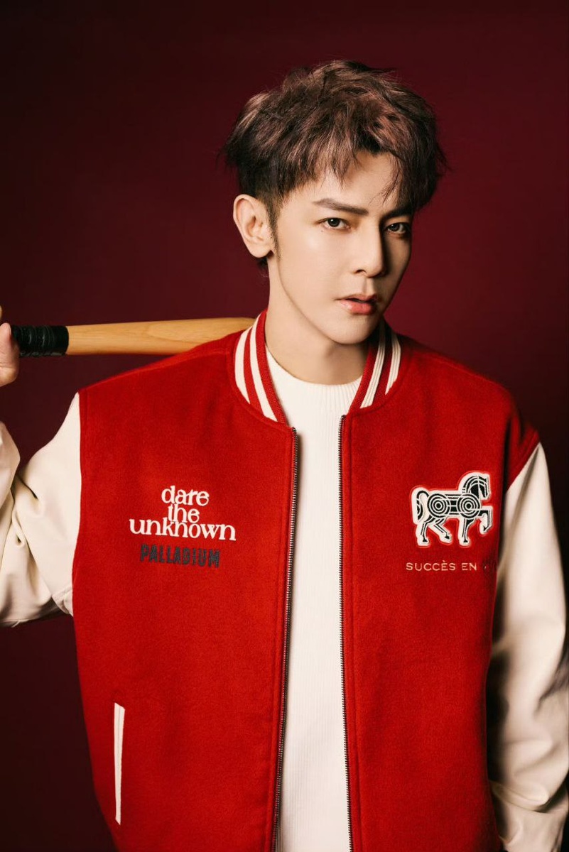 Актёр Дзиро Ван, 44 года. Смотрите галерею...