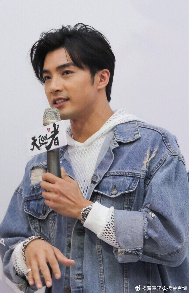 Актёр Майк Хэ, 42 года. Смотрите галерею...