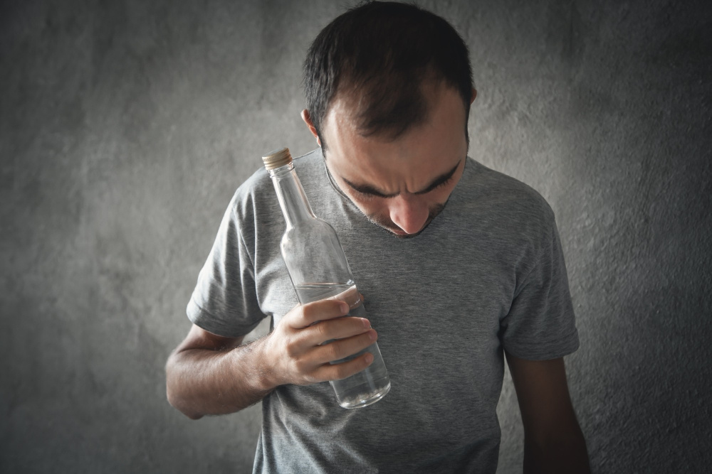 Этапы лечения алкоголизма: как проходит путь к трезвости. (источник изображения: freepik.com)