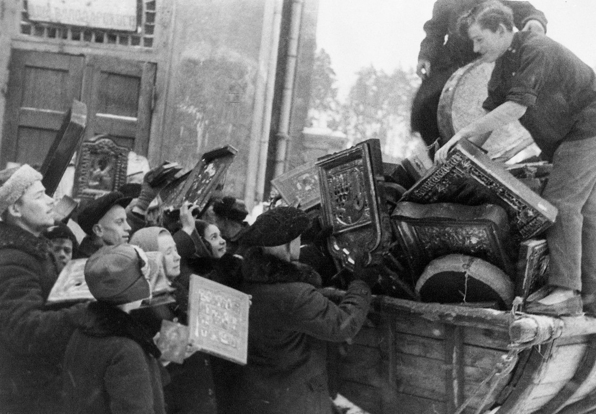 Антирелигиозная борьба в СССР. Фото 30-х годов