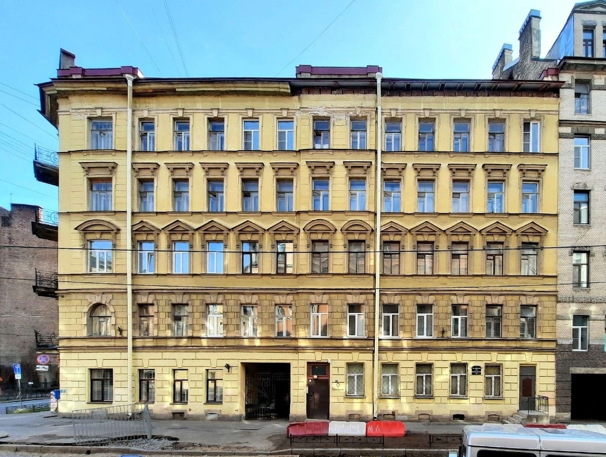 Фасад по 10 Советской. Фотография взята с сайта Citywalls.ru