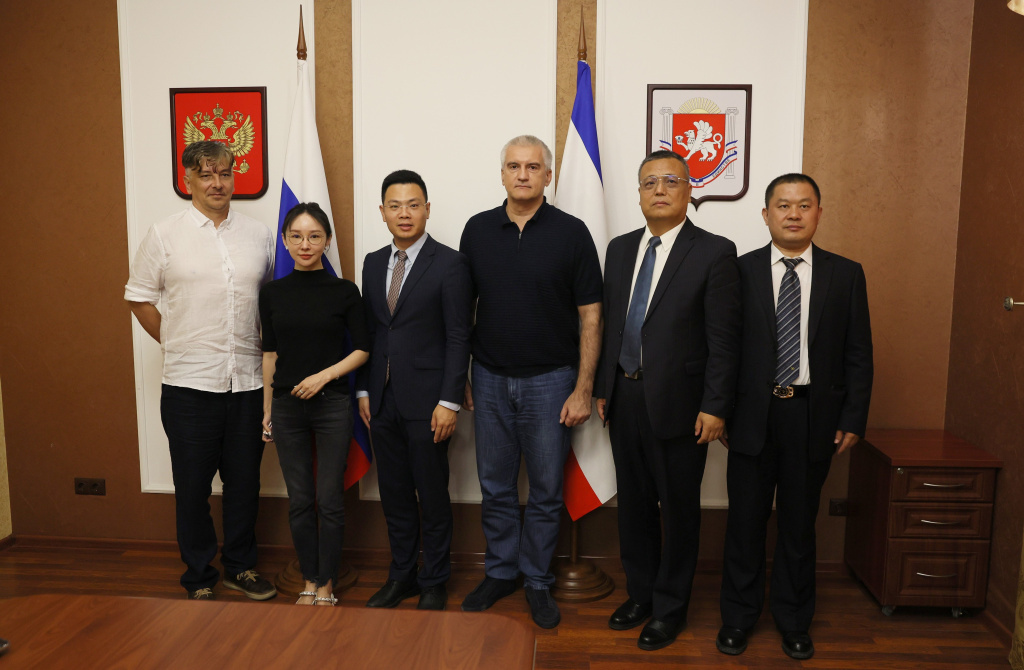 Глава РК Сергей Аксёнов с делегацией КНР