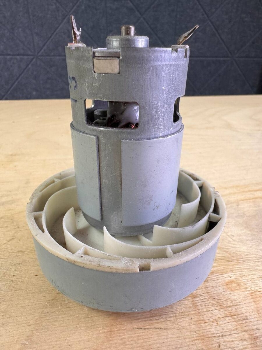 Щеточный мотор