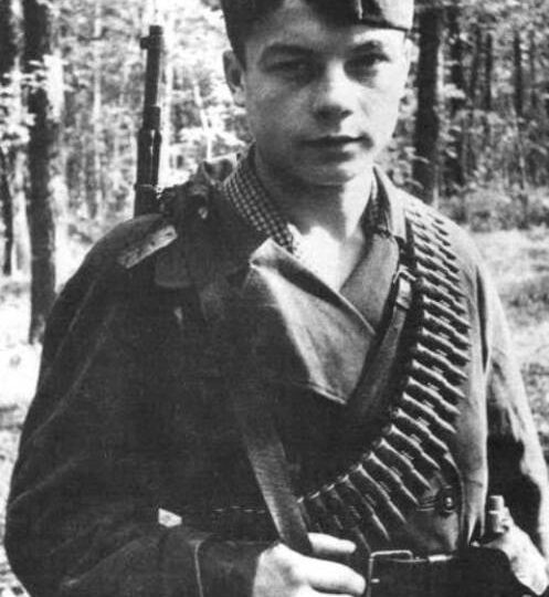 Василий Коробко — пионер-герой, юный партизан Великой Отечественной войны: жизнь и подвиги.