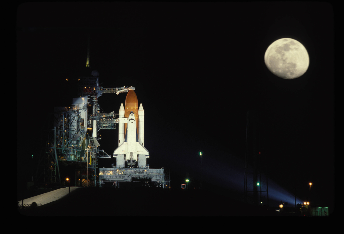    В рамках своего десятого полёта Challenger должен был вывести на орбиту спутник связи и провести наблюдение за кометой Галлея. Это был 25-й запуск шаттлов в космос / globallookpress.com / Ricardo Ferro/ZUMAPRESS.com