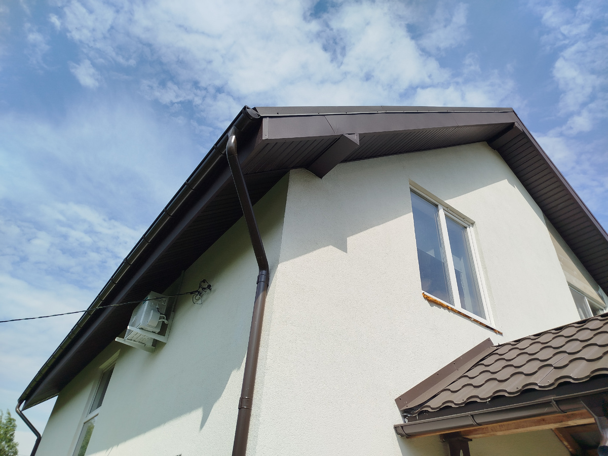 Водосточка, софиты.    Листать фото ---->