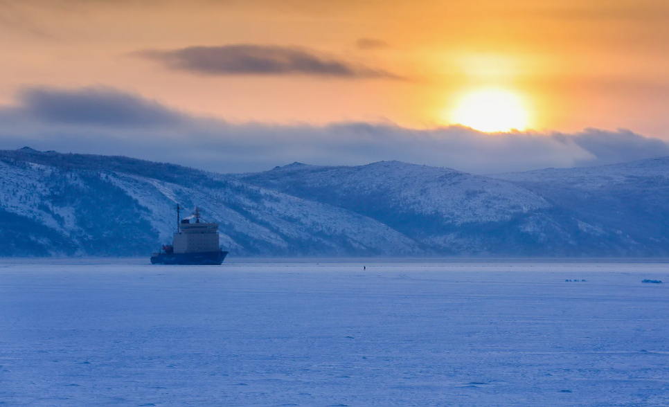 Наш ремонт начался в условиях долгой магаданской зимы...  Фото: alkrylov.ru