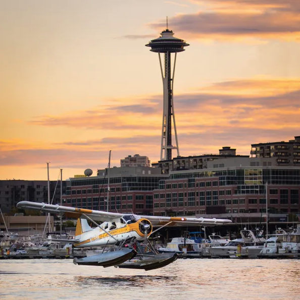 Самолёт DHC-2 Beaver компании Kenmore Air, оснащённый поплавками, вылетает с озера Юнион в Сиэтле. Это не тот самолёт, о котором идёт речь, это просто классная фотография. (Kenmore Air)