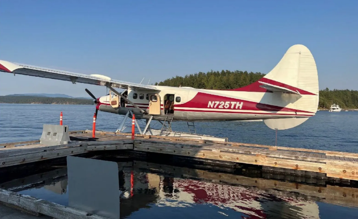 N725TH, самолёт, попавший в аварию, принадлежал компании Friday Harbor Seaplanes. (Кэлвин Бард)