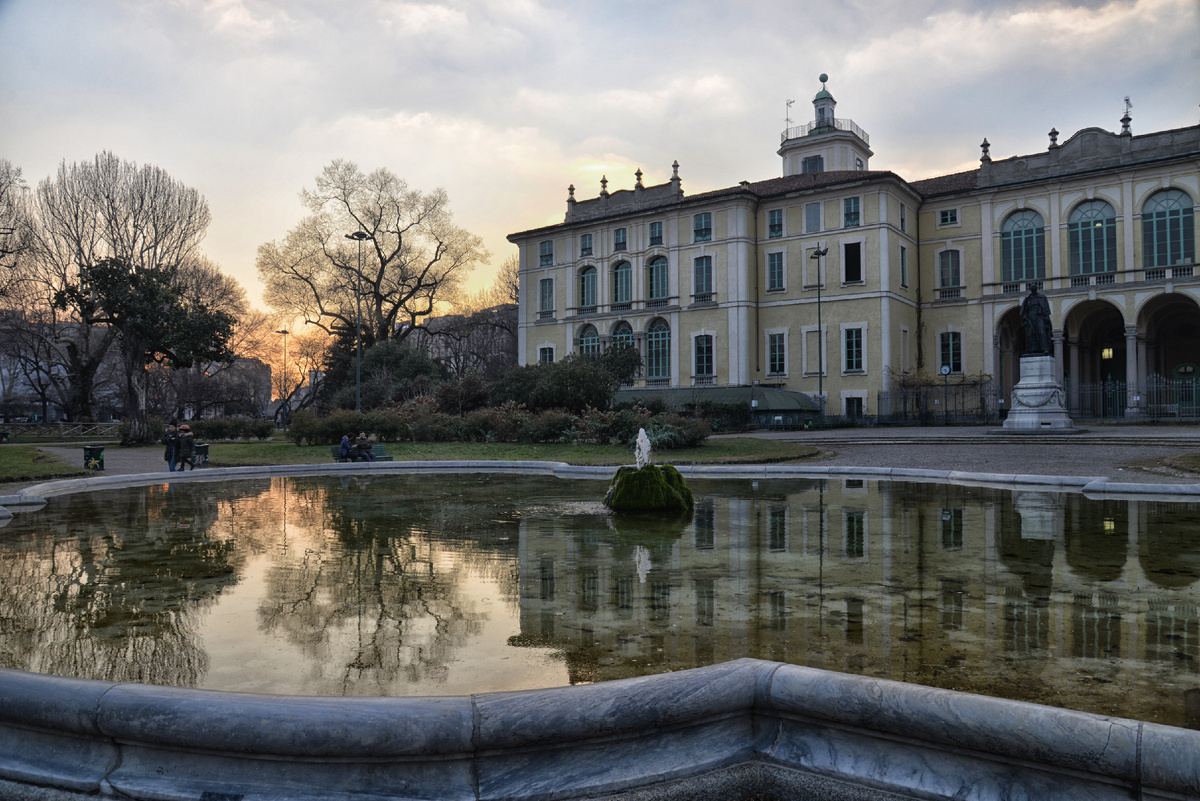 Милан. Общественные сады Индро Монтанелли и Палаццо Дуньяни. Фотография Александра Новикова. 2019. Смотрите галерею ›