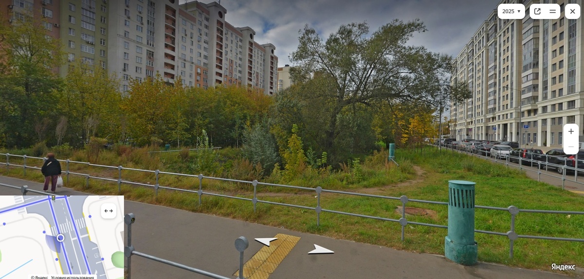 Овраг сохранившейся открытой части речки Ходынки.