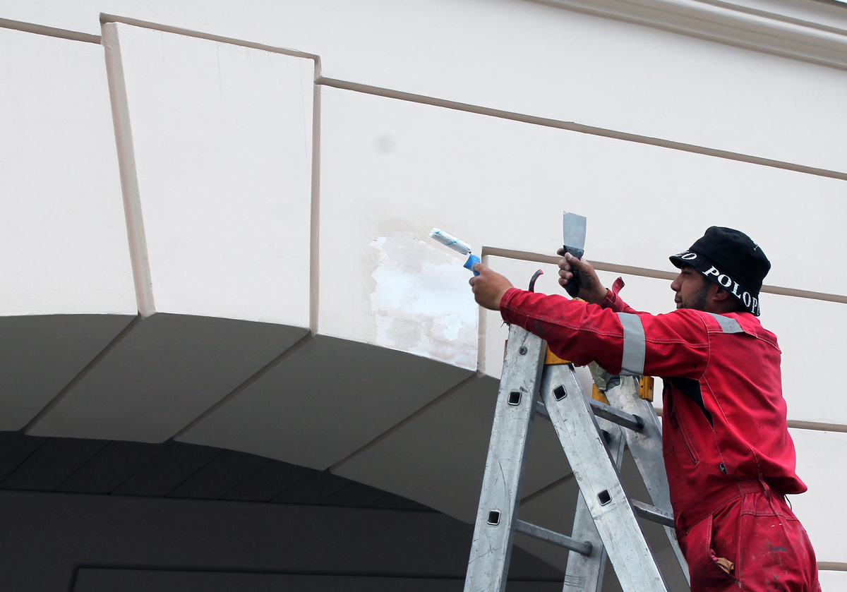 В Петербурге проведут ремонт здания «Серебряные Ряды» на Невском проспекте.  Фото: Денис Коробейников