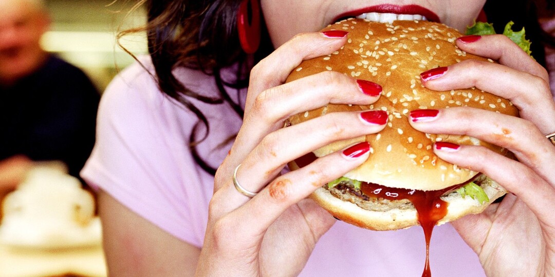 Голодные игры мозга: почему мы выбираем вредное, даже зная о пользе