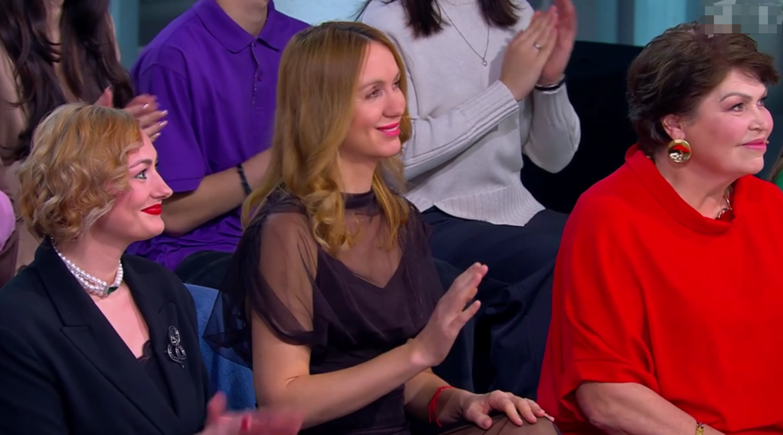 Группа поддержки: подруга, коллега и клиентка