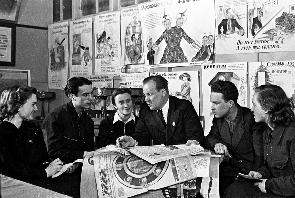    Интерьер советских пространств. Источник фото: Архив Валентина Хухлаева / © Галерея Люмьер