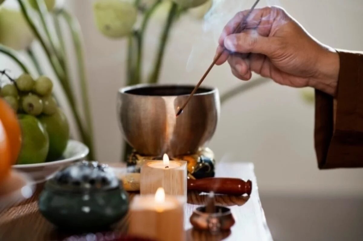    Всего три целителя в Прикамье получили разрешение на работу от Минздрава