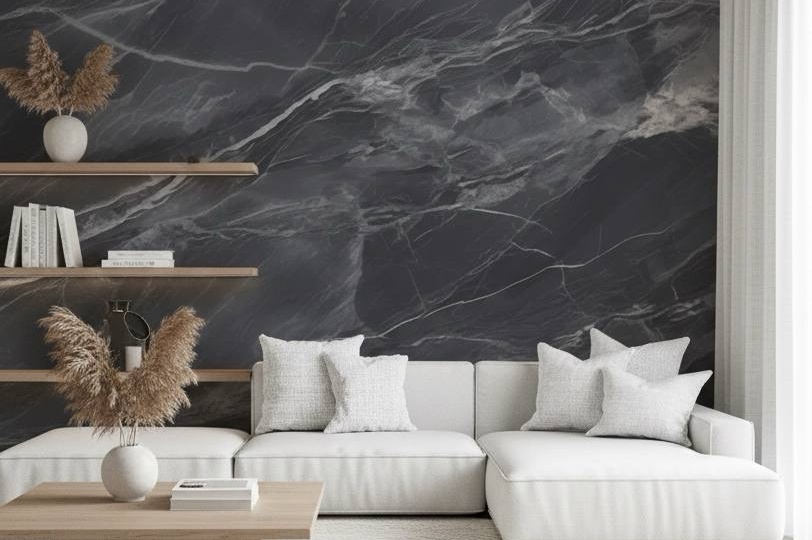 Боитесь тёмных материалов для стен? Рассказываем, как сделать интерьер стильным, а не мрачным