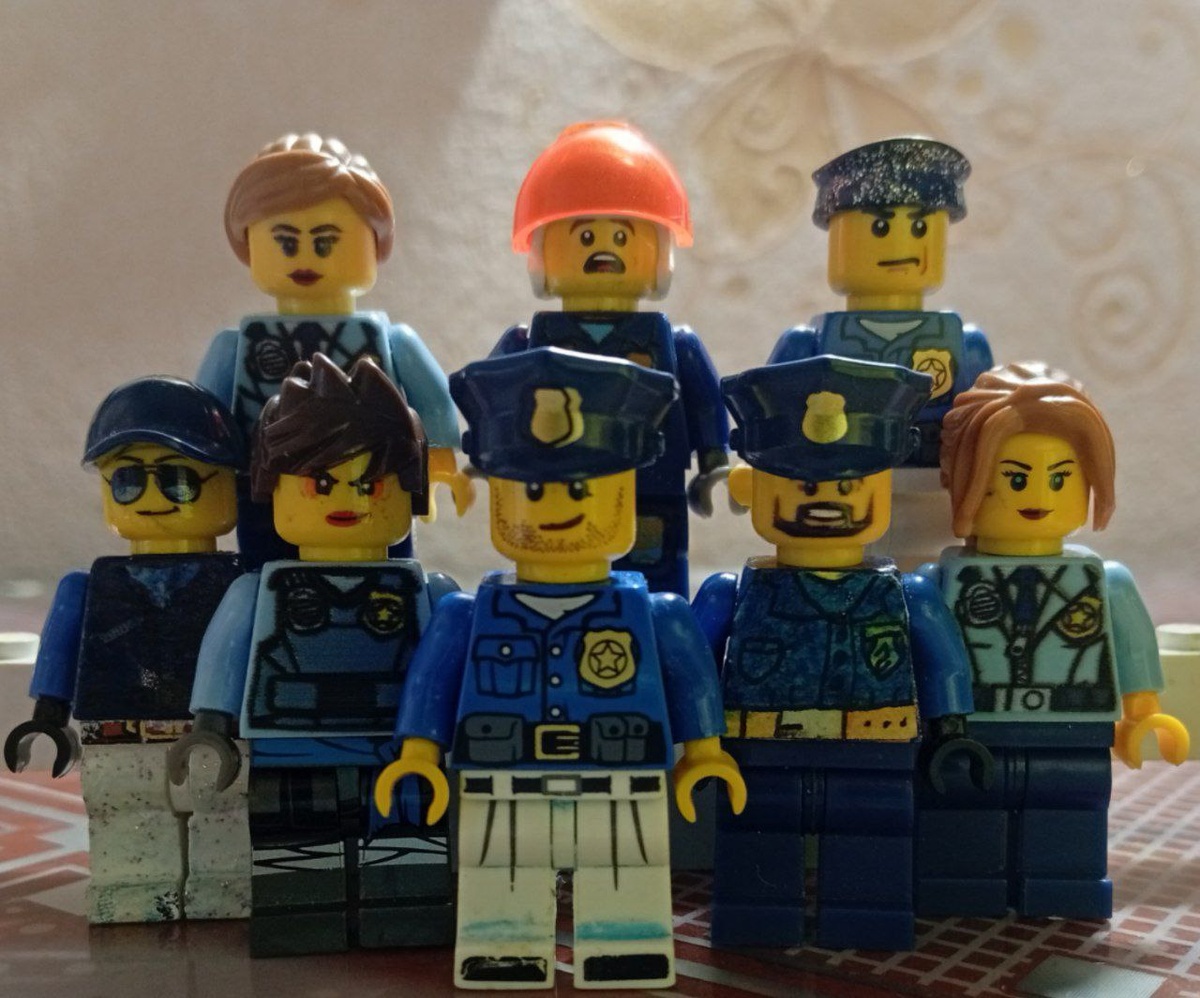 Вы догадаетесь почему в полиции-трое девушек😏?