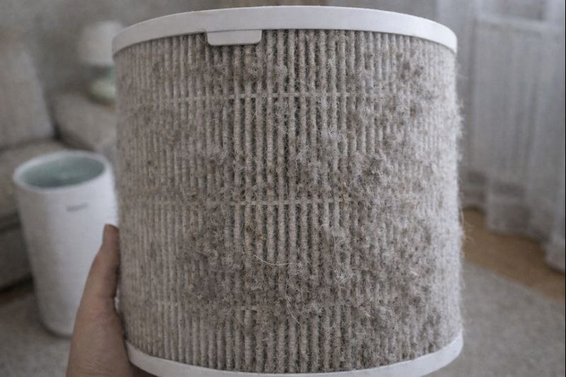 Вот столько пыли в воздухе собирает очиститель!