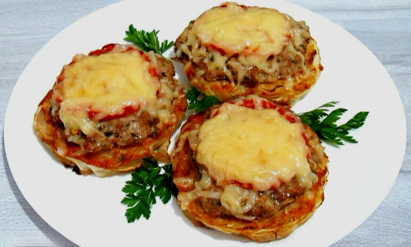 Стейк из капусты с фаршем