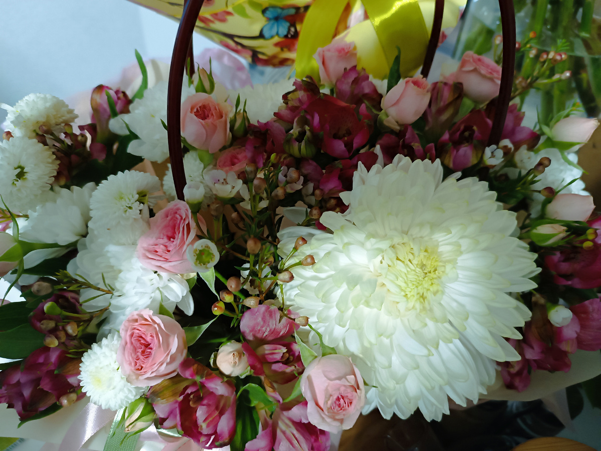 Букеты сфотала у именинницы