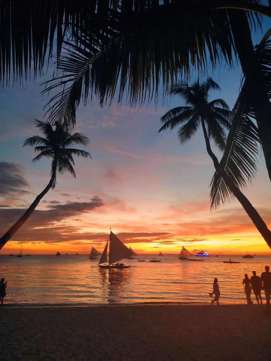 Вечерний White Beach